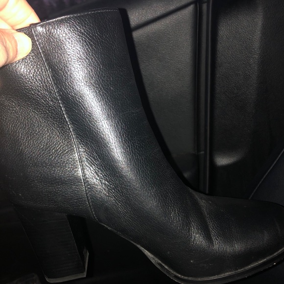 Michael Kors high heel calf boots. - Picture 3 of 5